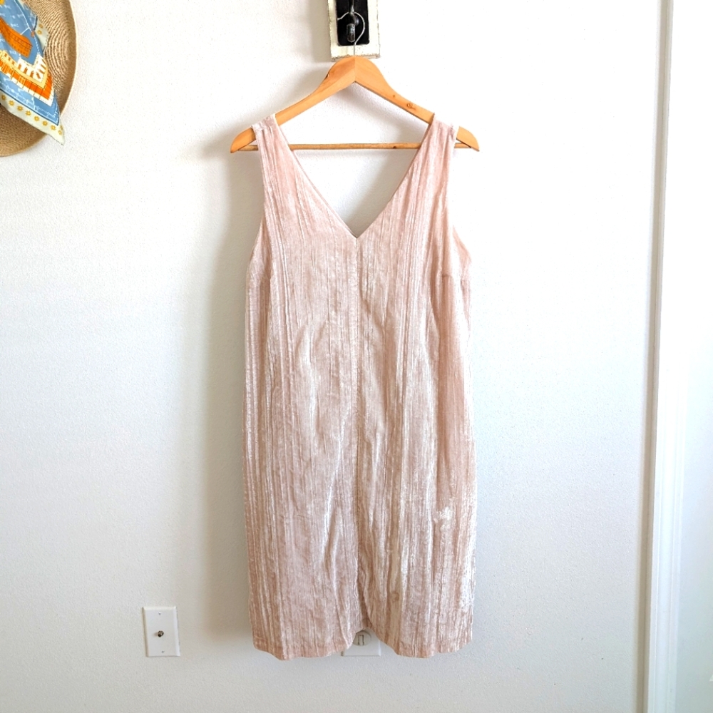 Ann Taylor LOFT Maternity Dress Blush Pink Crushed Velvet V-neck 10M Semiformal